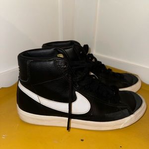 Black Nike Blazer Mid ‘77